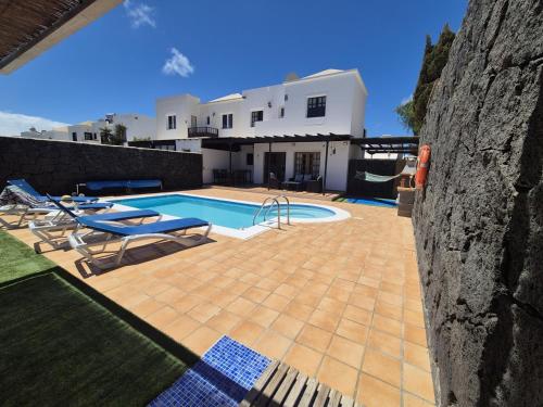 Villa Adel, Oasis de paz con piscina climatizada