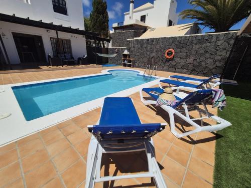 Villa Adel, Oasis de paz con piscina climatizada