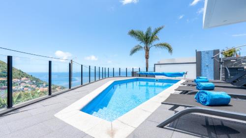 Villa Stella - Pool Sea View by LovelyStay