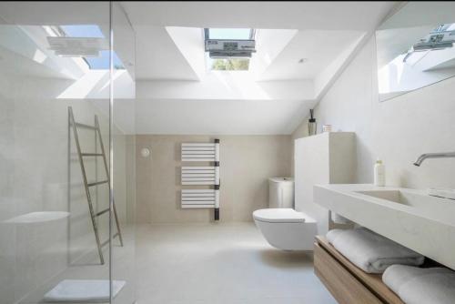 Cap d'Antibes Villa, 6 People, Sea View, Air Conditioning