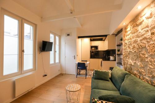Charming studio in the 17th ideal for 2