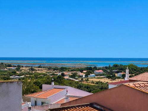 Horizon House - 3 Bedrooms - Rooftop Terrace & BBQ - AC