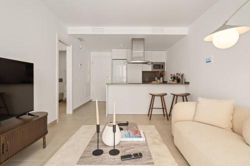 1BR Beachfront - Walk to Center and Marina photo 10