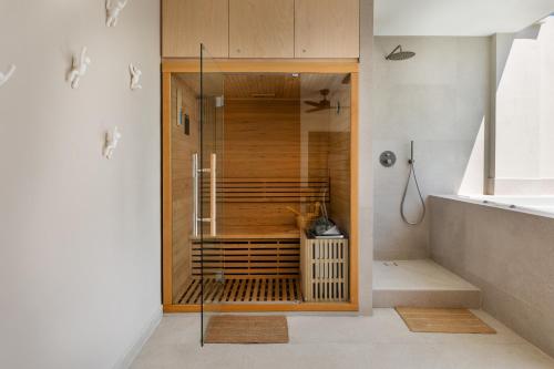 The Grand Spa Penthouse - Luxury & Comfort