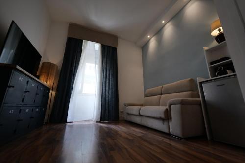Wake up in Naples City Center 4 Guests