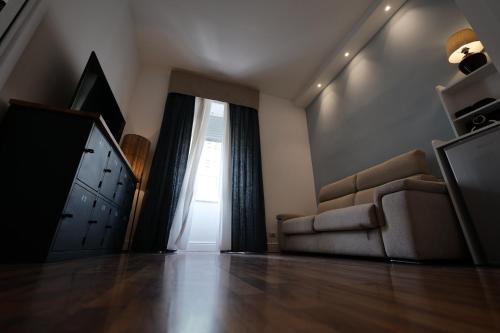 Wake up in Naples City Center 4 Guests