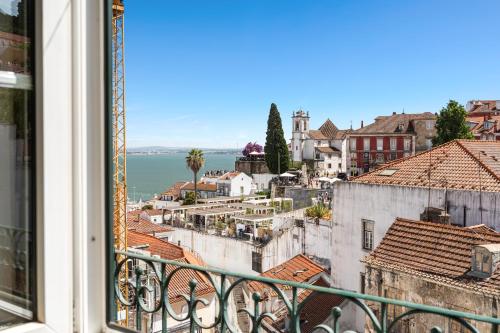 Penthouse with Terrace & Stunning View w AC