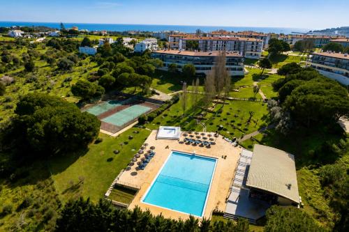 Marina Park Apartment Pool & Tennis
