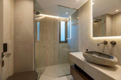 The HostMaster KAIRI Living Vouliagmeni