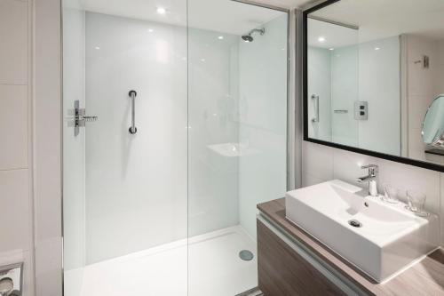O baie la Crowne Plaza Stratford-upon-Avon by IHG