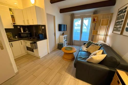 Suite Beija Flor Air-Conditioned Apartment Near the Naturist Village