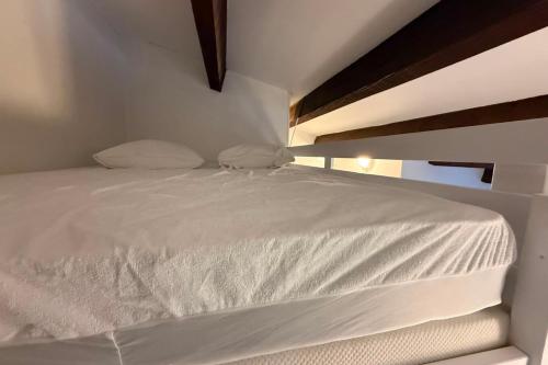 Suite Beija Flor Air-Conditioned Apartment Near the Naturist Village
