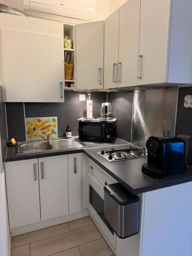 Suite Beija Flor Air-Conditioned Apartment Near the Naturist Village