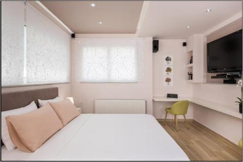 Seaside Studio 1 Chania, 90m from the beach in Chania, Free street parking, Balkoni, Fast WiFi Self Check in, 34sqm