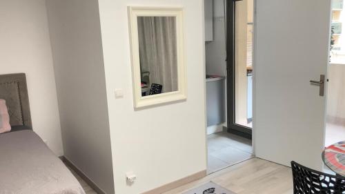 APPARTEMENT AVEC UNE LÉGÈRE VUE SUR La MER 40 MÈTRES DE LA PLAGE ET 250 MÈTRES DU CENTRE VILLE