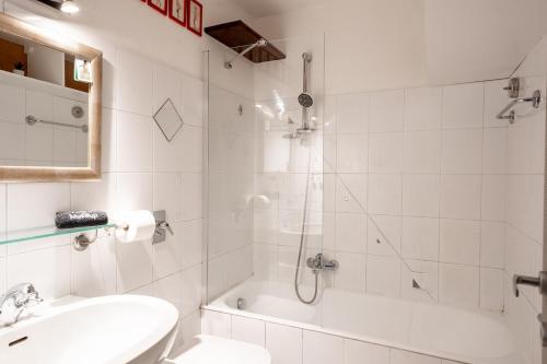 Modern Loft in NoLo 15 min Duomo by Metro