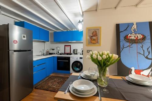 Modern Loft in NoLo 15 min Duomo by Metro