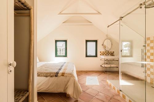 CASA RIBA - between ocean & countryside with pool