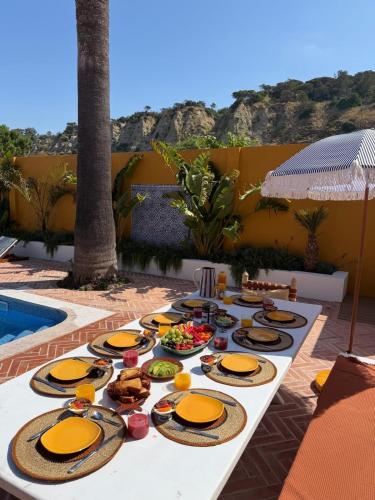 CASA RIBA - between ocean & countryside with pool