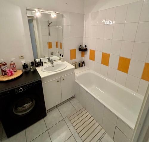 Chambre confortable avec terrasse proche Gare