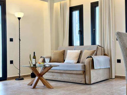 Atrium Suite - Naxos Town Center
