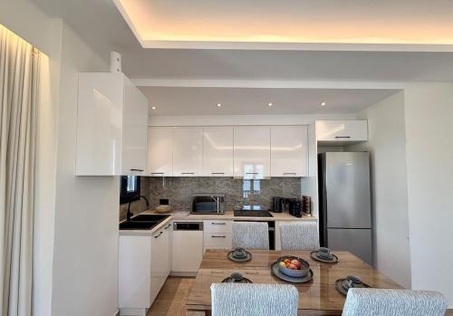 Atrium Suite - Naxos Town Center