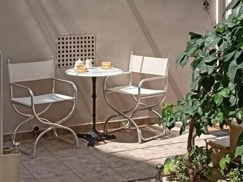 Seaside Studio 2 Chania, 90m from the beach in Chania, Free parking on site, Garden, Fast Wi-Fi Self Check in