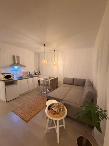 Apartment in Thiseio, just a stone's throw from the Acropolis