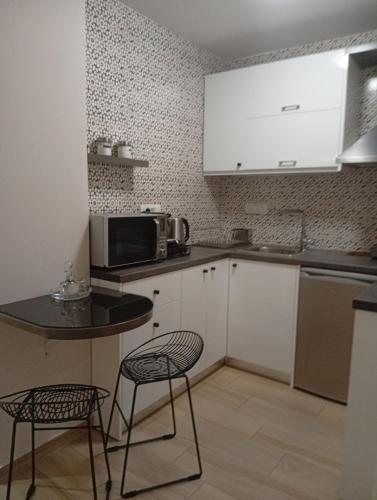 Seaside Studio 1 Chania, 90m from the beach in Chania, Free street parking, Balkoni, Fast WiFi Self Check in, 34sqm