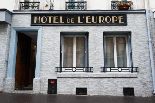 a building with a hotel de la europe at Hotel Europe BLV in Paris