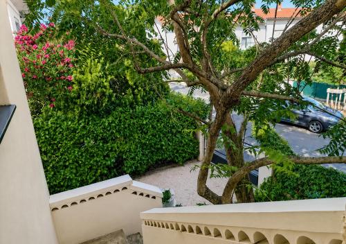 ESCALE - Grand T3 calme - Terrasse - Parking