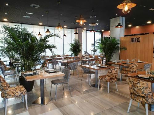 En restaurant eller et andet spisested på Sercotel JC1 Murcia