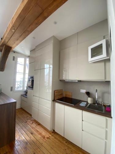Atypical and charming studio int he heart of Paris