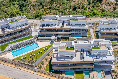 Luxury 2 Bedroom Apartment Sea View Altos de Los Monteros