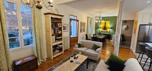 Large 4BR Cannes Villa w Private Garden