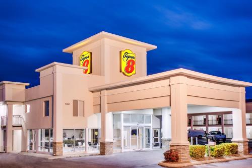 Certifikát, hodnocení, plakát nebo jiný dokument vystavený v ubytování Super 8 by Wyndham Dalton