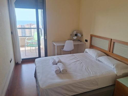 Las Marinas, apartamento muy amplio cerca de playa Poniente