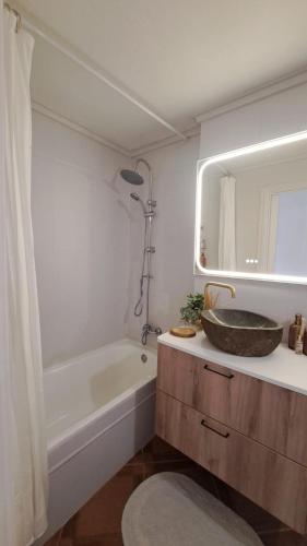 Cozy Apartment in Torrevieja, Within Walking Distance of the Seafront and Amenities