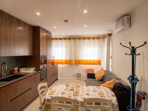 Charming Apartment in Quarteira - 50 m² - Terrace
