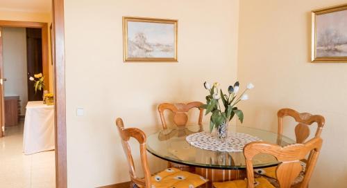 Spacious apartment in Calpe of 100 m² with shared pool!