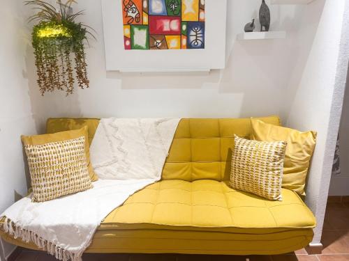 Charming House in Albufeira with Shared Pool