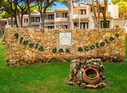 Charming House in Albufeira with Shared Pool