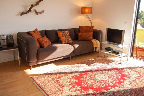 Charming Alvor Apartment, 70 m², Balcony and Garden View