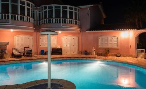 Charming Apartment in Sintra with Pool