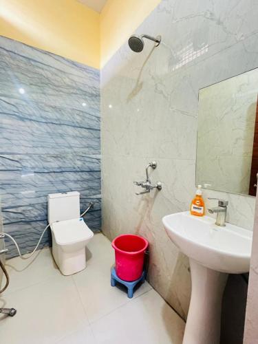 Bany a Hotel Royal Ashoka - Sector 44 Noida