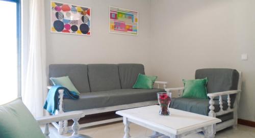 Spacious Apartment in Armação de Pêra with Sea View - 90 m²