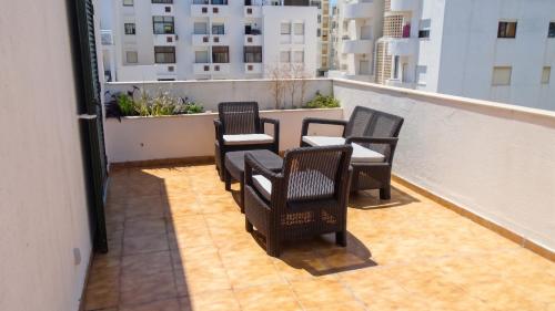 Spacious Apartment in Armação de Pêra with Sea View - 90 m²