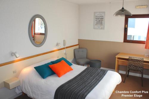 Ein Bett oder Betten in einem Zimmer der Unterkunft Bel Hotel