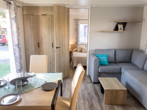 Bungalow charmant à Canet-en-Roussillon avec piscine