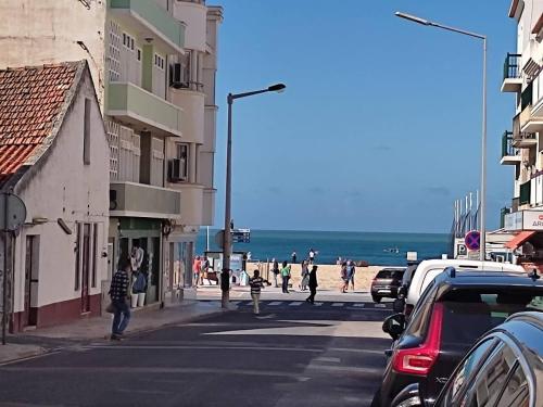 Sandowav – Modern Apartment Steps from the Beach